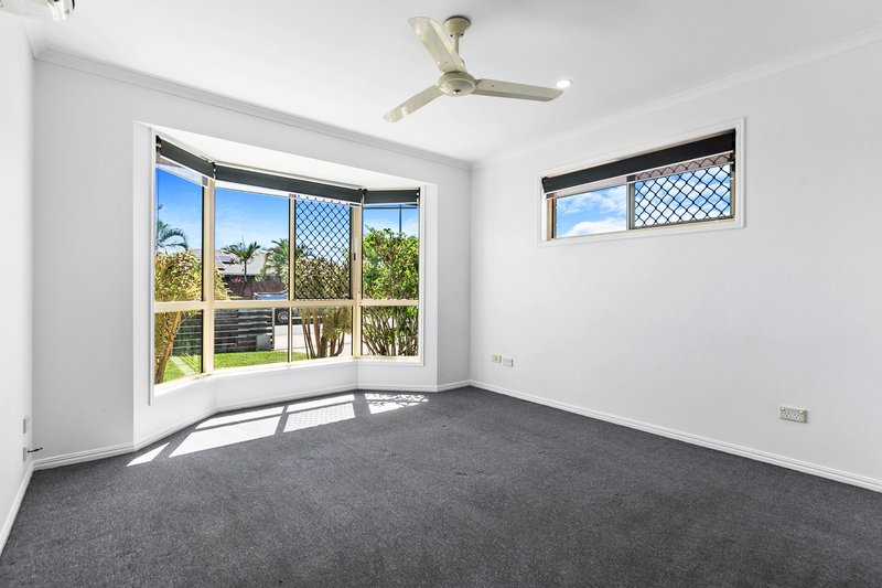 Photo - 18 Archer Drive, Point Vernon QLD 4655 - Image 11