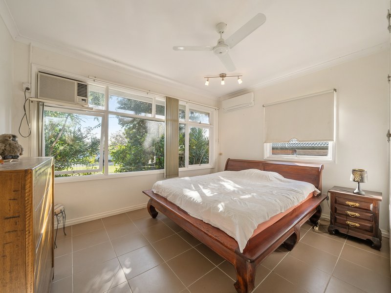 Photo - 18 Armstrong Street, Clontarf QLD 4019 - Image 11