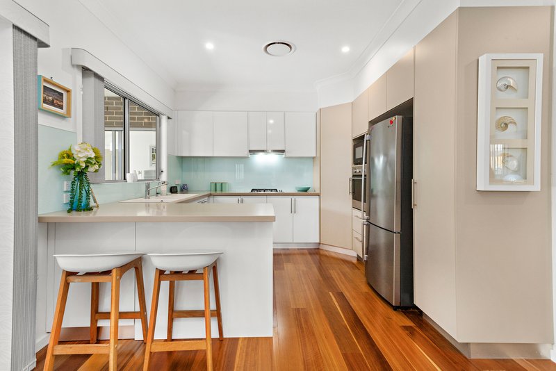 Photo - 18 Arnold Crescent, Kiama NSW 2533 - Image 2