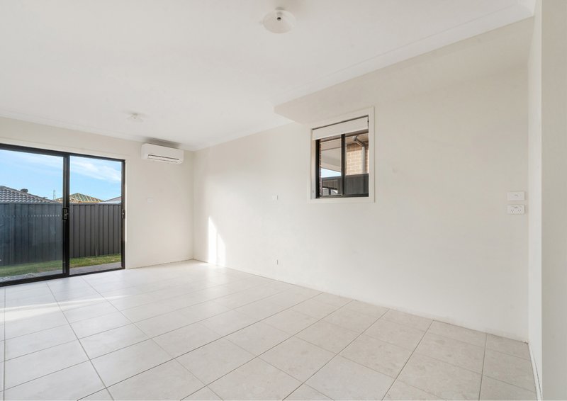 Photo - 18 Aroona Avenue, Austral NSW 2179 - Image 10