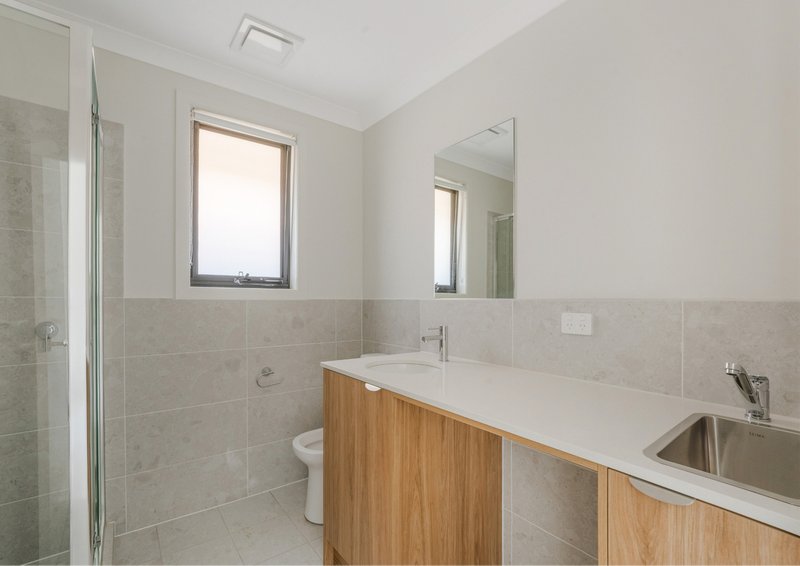 Photo - 18 Aroona Avenue, Austral NSW 2179 - Image 16