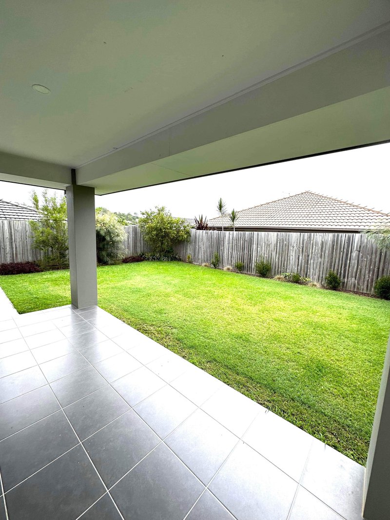 Photo - 18 Arrowsmith Crescent, Ormeau Hills QLD 4208 - Image 15