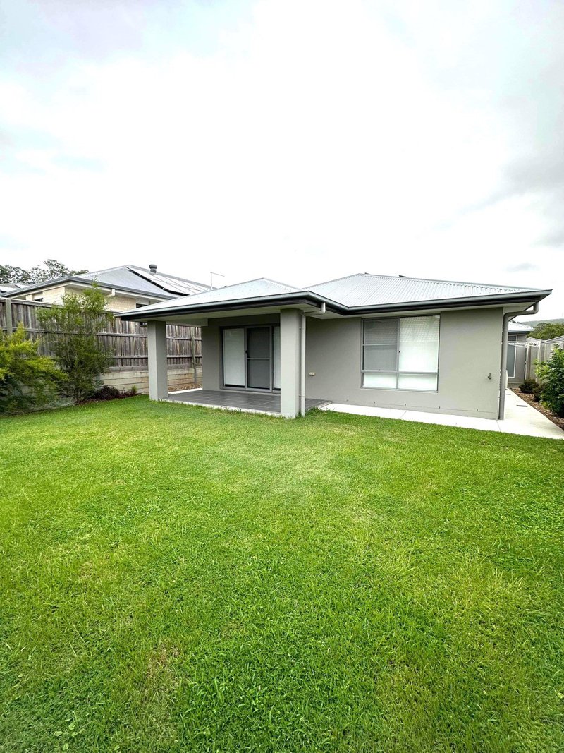 Photo - 18 Arrowsmith Crescent, Ormeau Hills QLD 4208 - Image 17