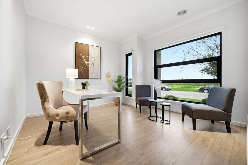 Photo - 18 Artemis Drive, Cranbourne East VIC 3977 - Image 3