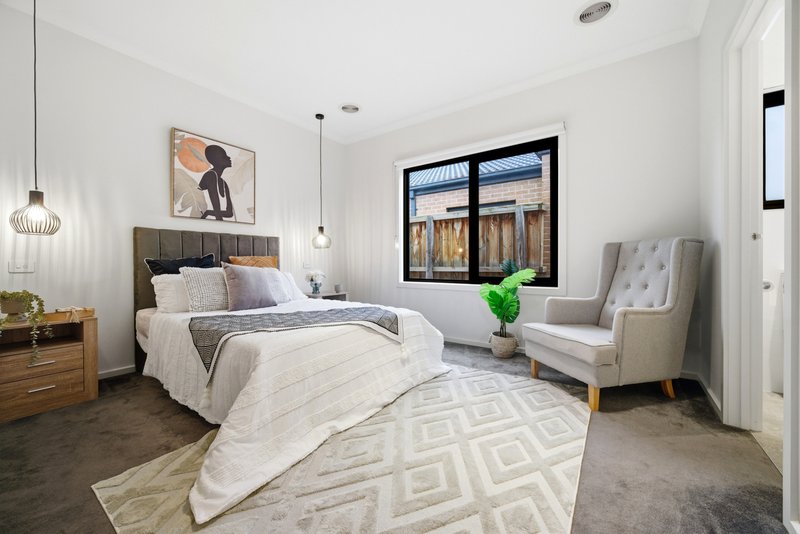 Photo - 18 Artemis Drive, Cranbourne East VIC 3977 - Image 6