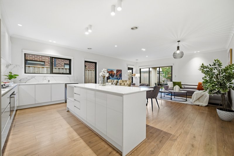 Photo - 18 Artemis Drive, Cranbourne East VIC 3977 - Image 9