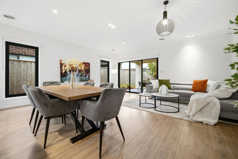 Photo - 18 Artemis Drive, Cranbourne East VIC 3977 - Image 14