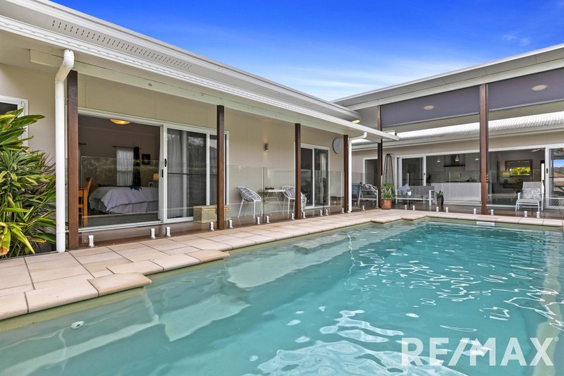 Photo - 18 Arthur Street, Urangan QLD 4655 - Image 2