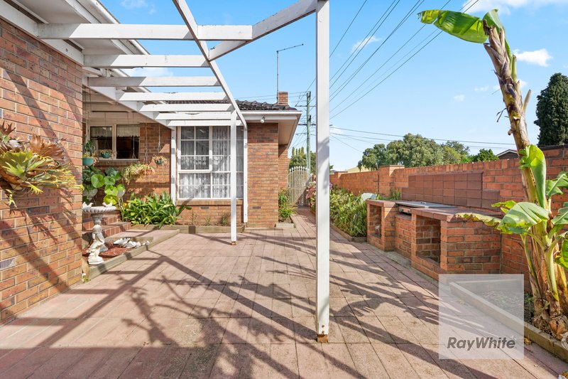 Photo - 18 Ashbrook Circuit, Bundoora VIC 3083 - Image 15