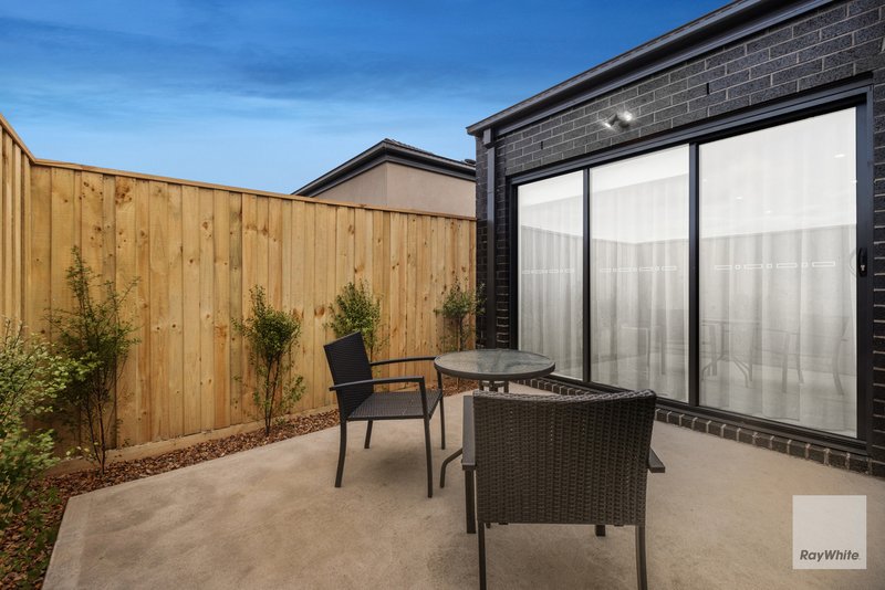 Photo - 18 Ashfordby Street, Bonnie Brook VIC 3335 - Image 12