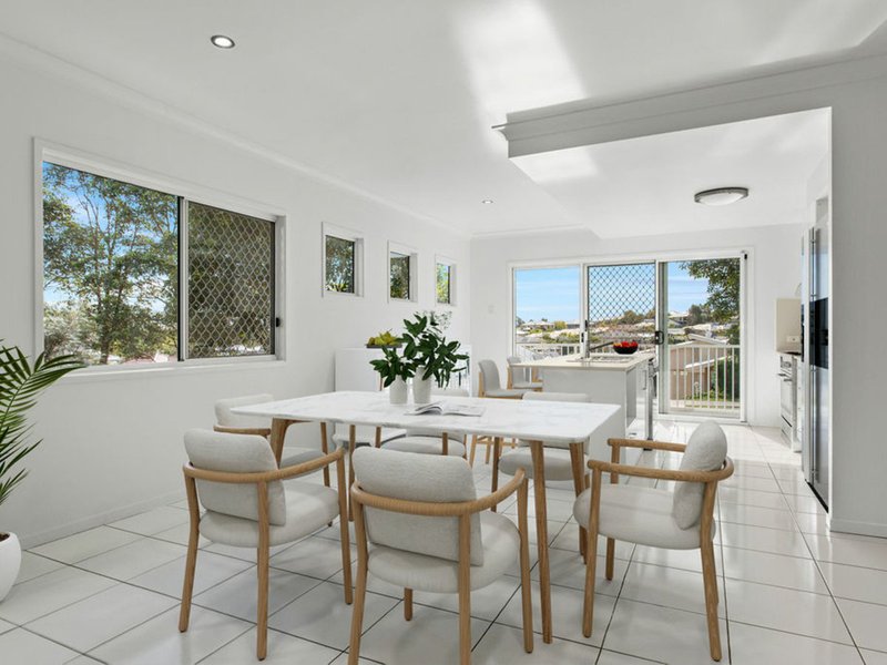Photo - 18 Aspect Terrace, Springfield Lakes QLD 4300 - Image 3