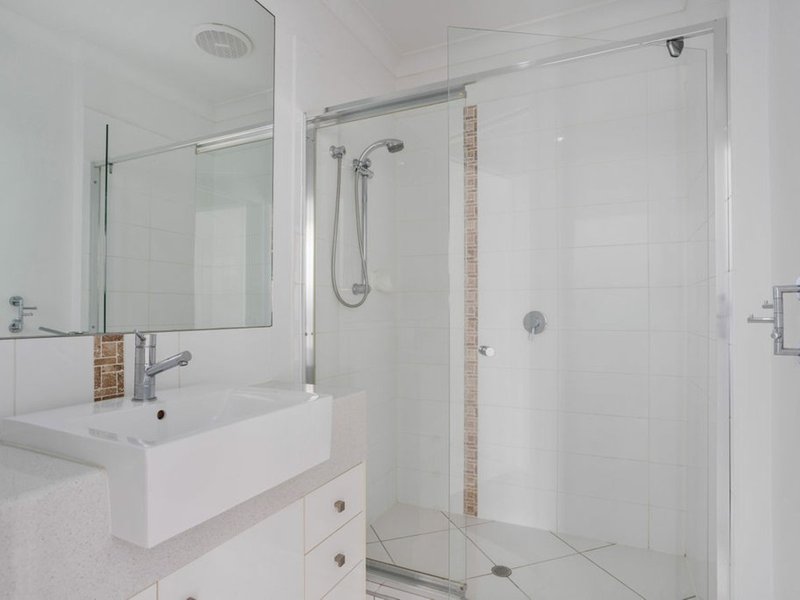 Photo - 18 Aspect Terrace, Springfield Lakes QLD 4300 - Image 8