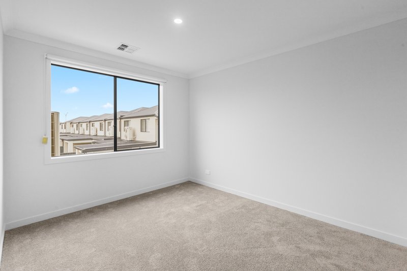 Photo - 18 Aspley Street, Tarneit VIC 3029 - Image 8