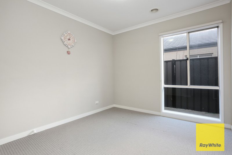 Photo - 18 Atkinson Close, Point Cook VIC 3030 - Image 11