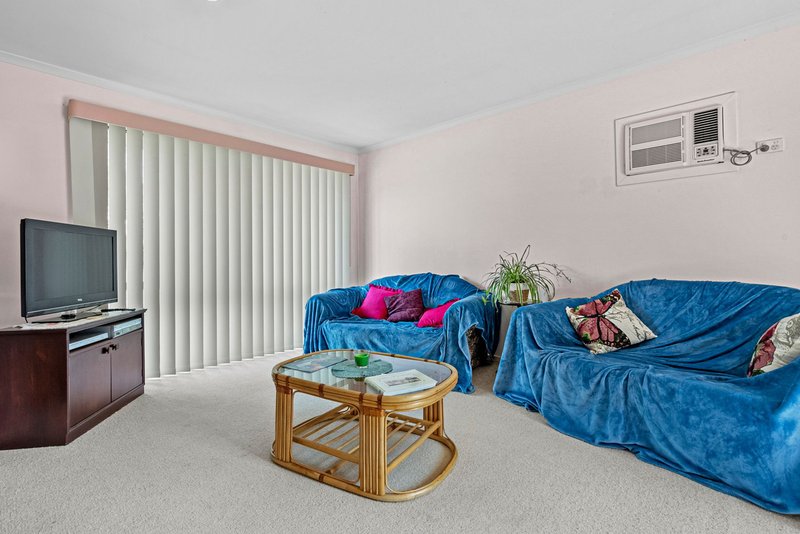 Photo - 18 Atkinson Street, Ballan VIC 3342 - Image 8