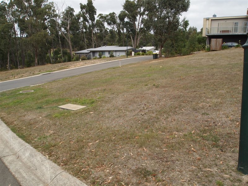 Photo - 18 Augusta Drive, Creswick VIC 3363 - Image 4