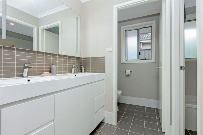 Photo - 18 Australorp Avenue, Seven Hills NSW 2147 - Image 8