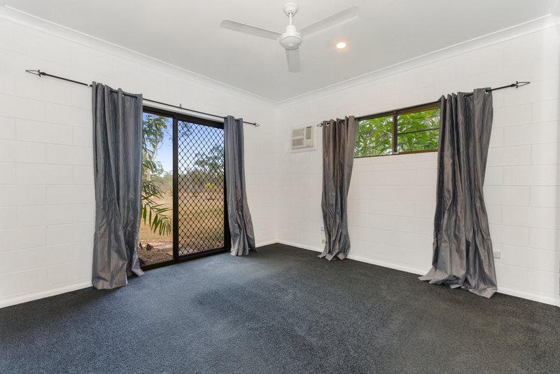 Photo - 18 Bahama Court, Mount Low QLD 4818 - Image 3