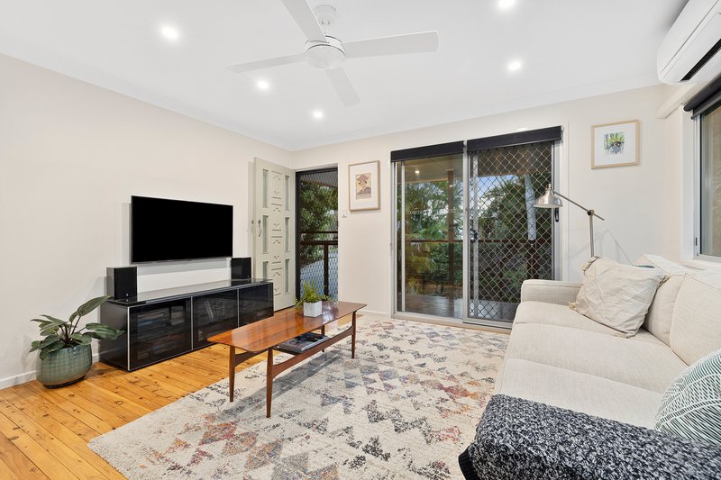 Photo - 18 Balfour Street, Ferny Hills QLD 4055 - Image 3