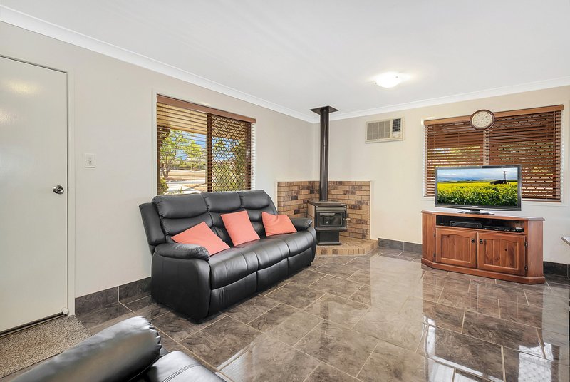 Photo - 18 Balfour Street, Wyreema QLD 4352 - Image 2