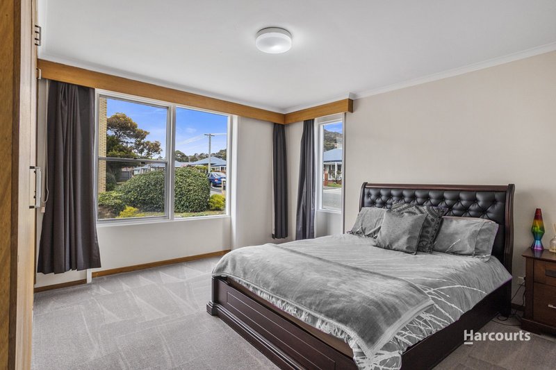 Photo - 1/8 Ballawinnie Road, Lindisfarne TAS 7015 - Image 8