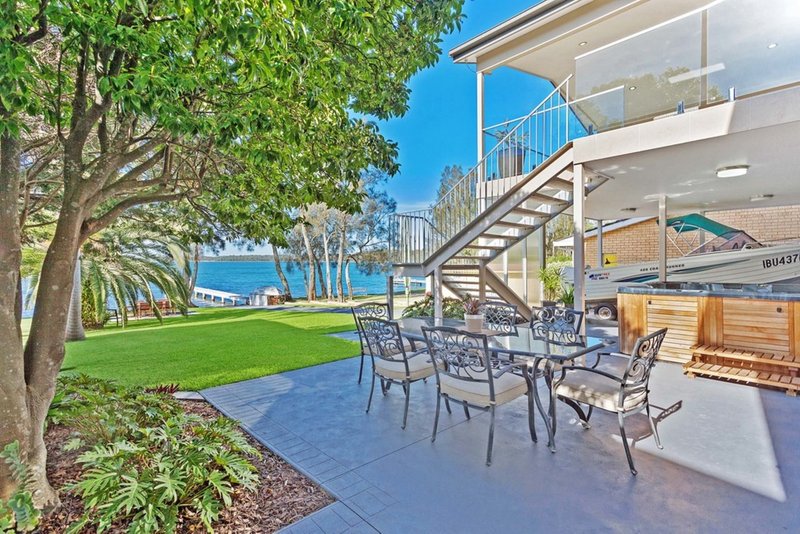 Photo - 18 Bambury Avenue, Summerland Point NSW 2259 - Image 6