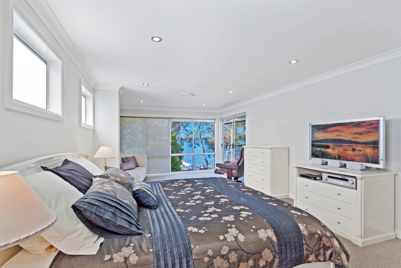 Photo - 18 Bambury Avenue, Summerland Point NSW 2259 - Image 14