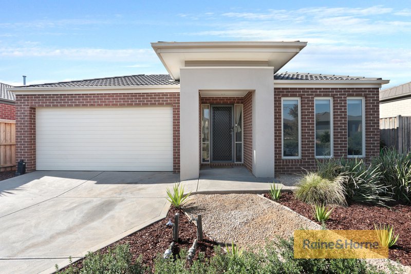 18 Bandon Road, Melton South VIC 3338