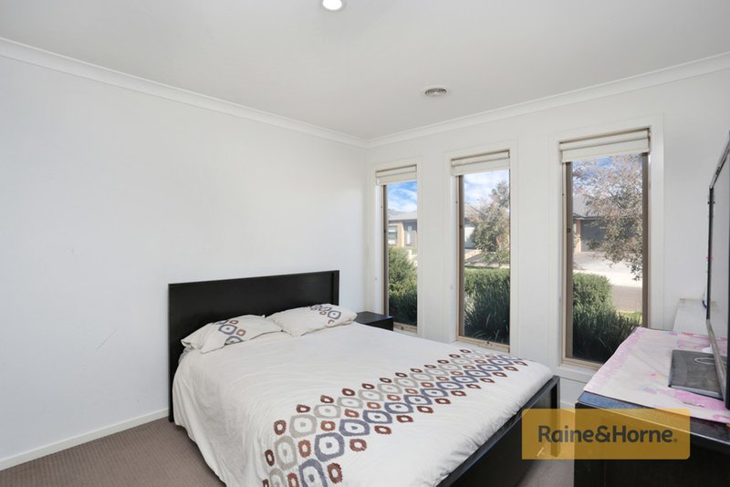 Photo - 18 Bandon Road, Melton South VIC 3338 - Image 6