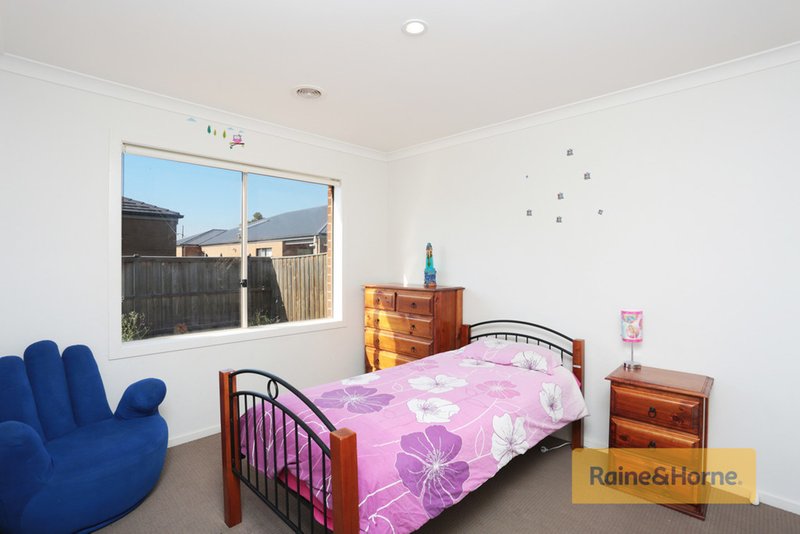 Photo - 18 Bandon Road, Melton South VIC 3338 - Image 7