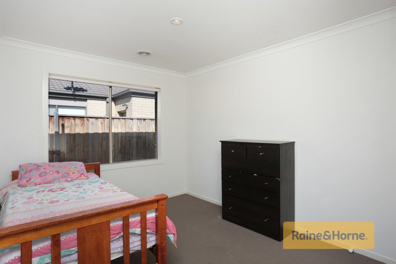 Photo - 18 Bandon Road, Melton South VIC 3338 - Image 8