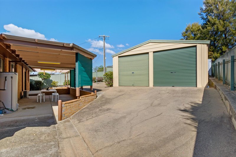 Photo - 18 Bandulla Street, Isabella Plains ACT 2905 - Image 17