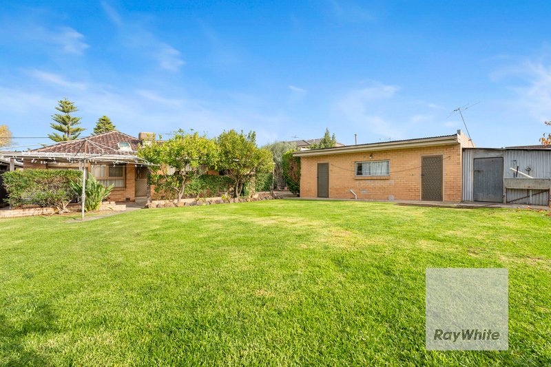 Photo - 18 Banff Street, Reservoir VIC 3073 - Image 9
