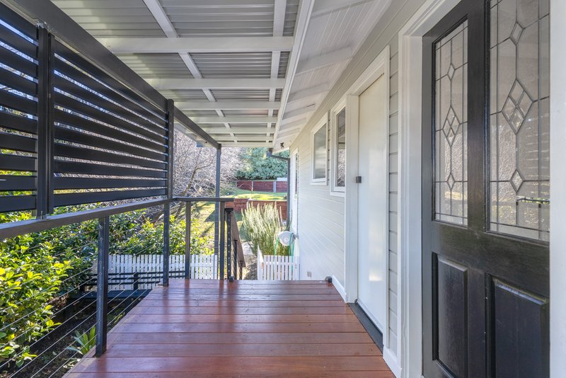 Photo - 18 Banksia Road, Wentworth Falls NSW 2782 - Image 2