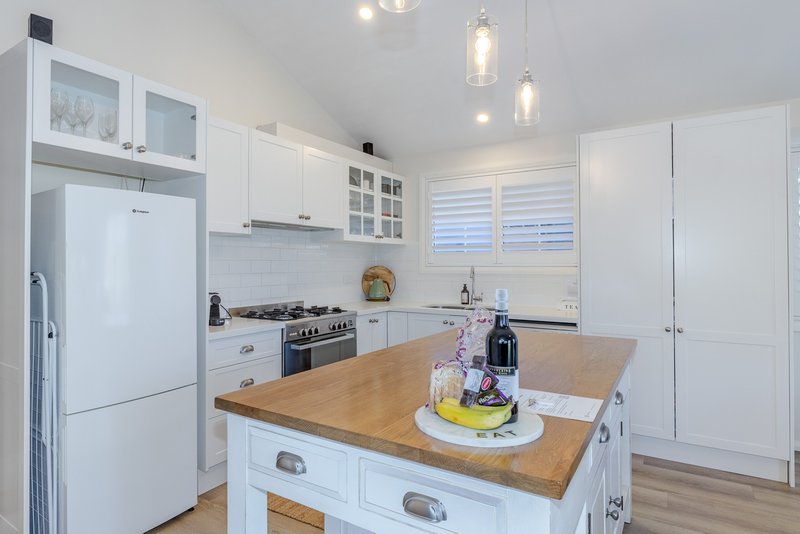 Photo - 18 Banksia Road, Wentworth Falls NSW 2782 - Image 16