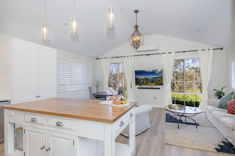 Photo - 18 Banksia Road, Wentworth Falls NSW 2782 - Image 17