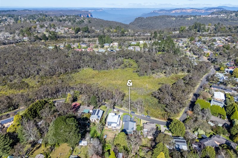 Photo - 18 Banksia Road, Wentworth Falls NSW 2782 - Image 21