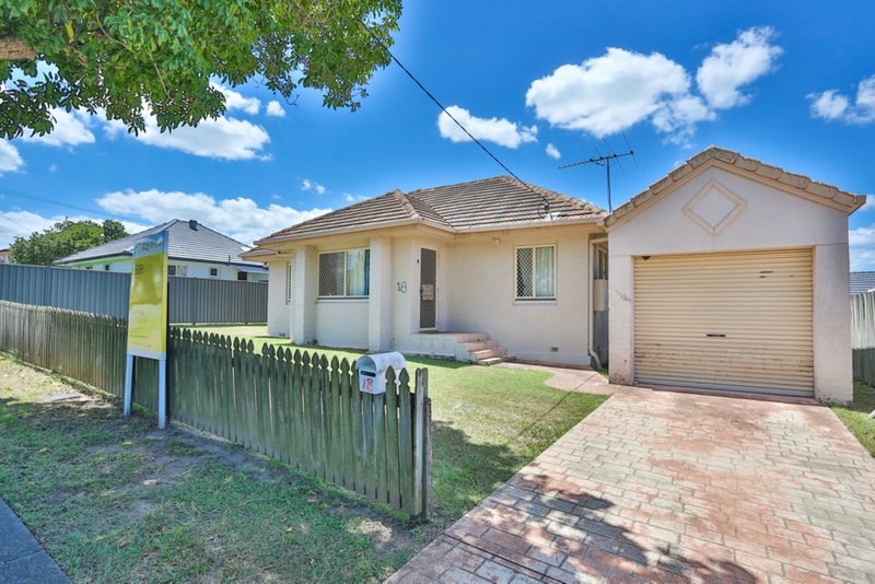 Photo - 18 Barberry Street, Inala QLD 4077 - Image 3