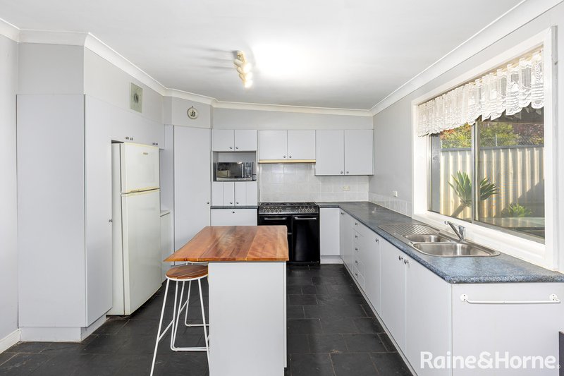 Photo - 18 Bardia Street, Ashmont NSW 2650 - Image 6