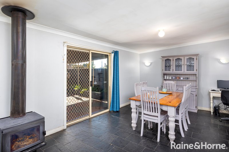 Photo - 18 Bardia Street, Ashmont NSW 2650 - Image 8