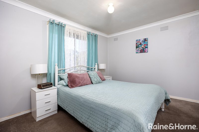 Photo - 18 Bardia Street, Ashmont NSW 2650 - Image 9