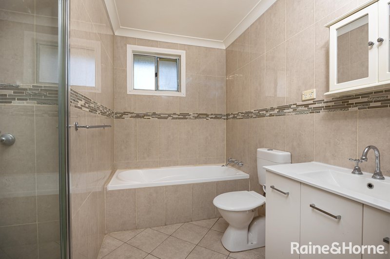 Photo - 18 Bardia Street, Ashmont NSW 2650 - Image 13