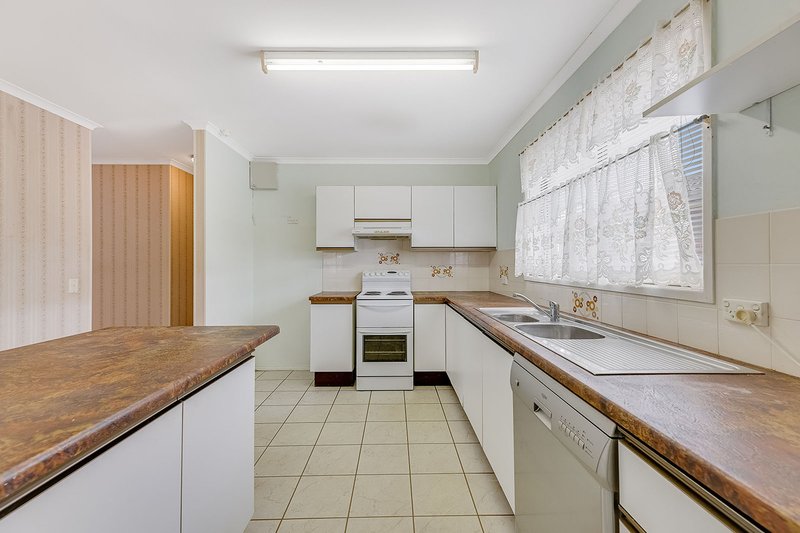 Photo - 18 Baringa Street, Warana QLD 4575 - Image 5