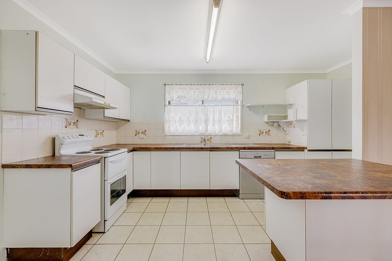 Photo - 18 Baringa Street, Warana QLD 4575 - Image 6