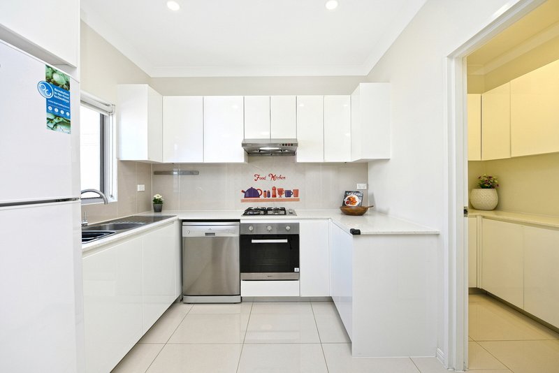 Photo - 18 Barinya Street, Villawood NSW 2163 - Image 4