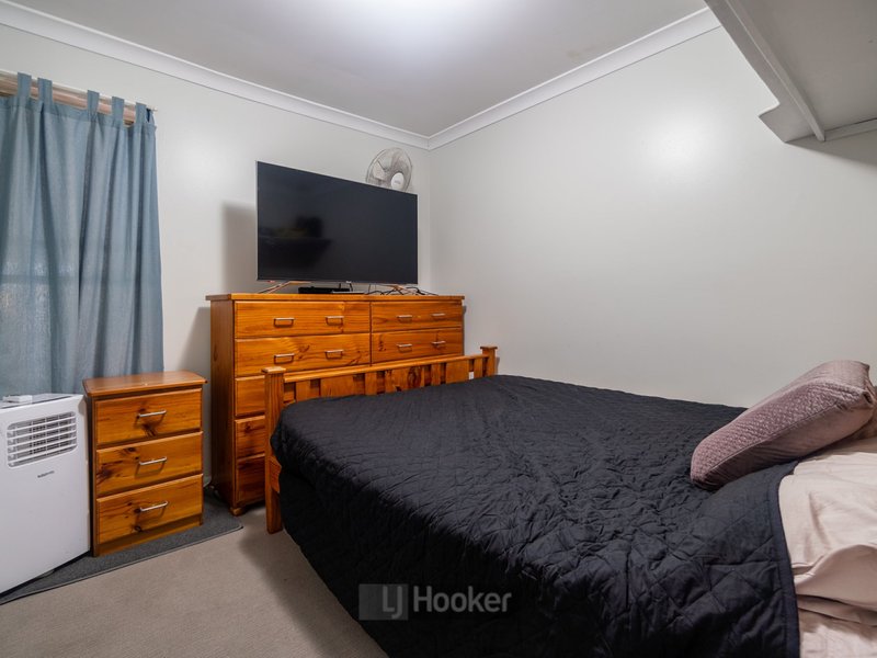 Photo - 18 Barker Street, Boronia Heights QLD 4124 - Image 7