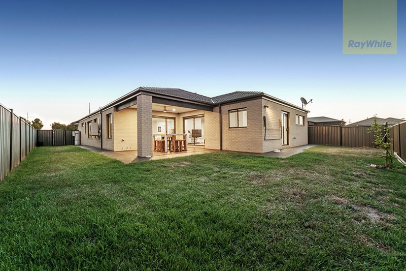 Photo - 18 Baronial Way, Craigieburn VIC 3064 - Image 21