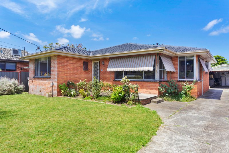 Photo - 18 Barringun Crescent, Clayton South VIC 3169 - Image 2