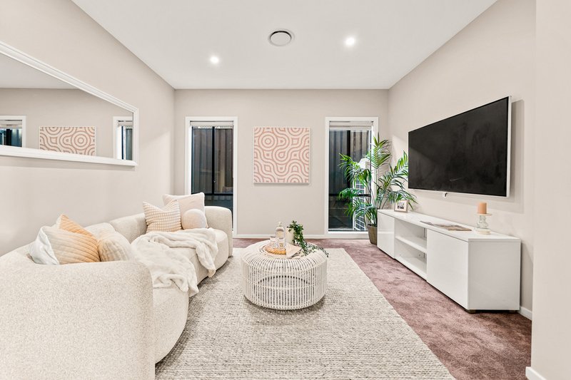 Photo - 18 Barrisdale Street, Heathwood QLD 4110 - Image 3