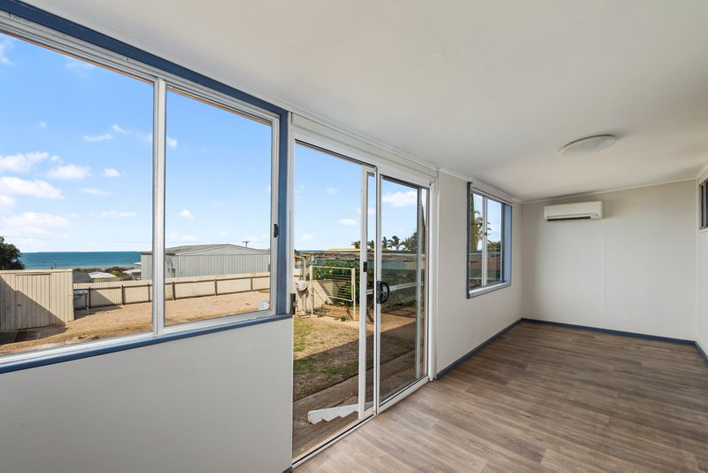 Photo - 18 Barton Road, Tiddy Widdy Beach SA 5571 - Image 2